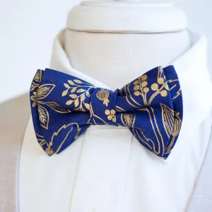 Men's Pre-Tied Bow Tie / Queen Anne In Navy And Metallic Gold