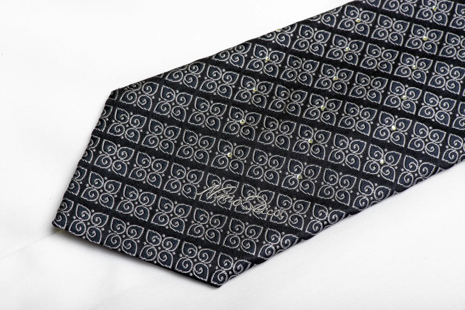 Nina Ricci Men's Crystal Rhinestone Necktie Silver Cartouche On Black Silk